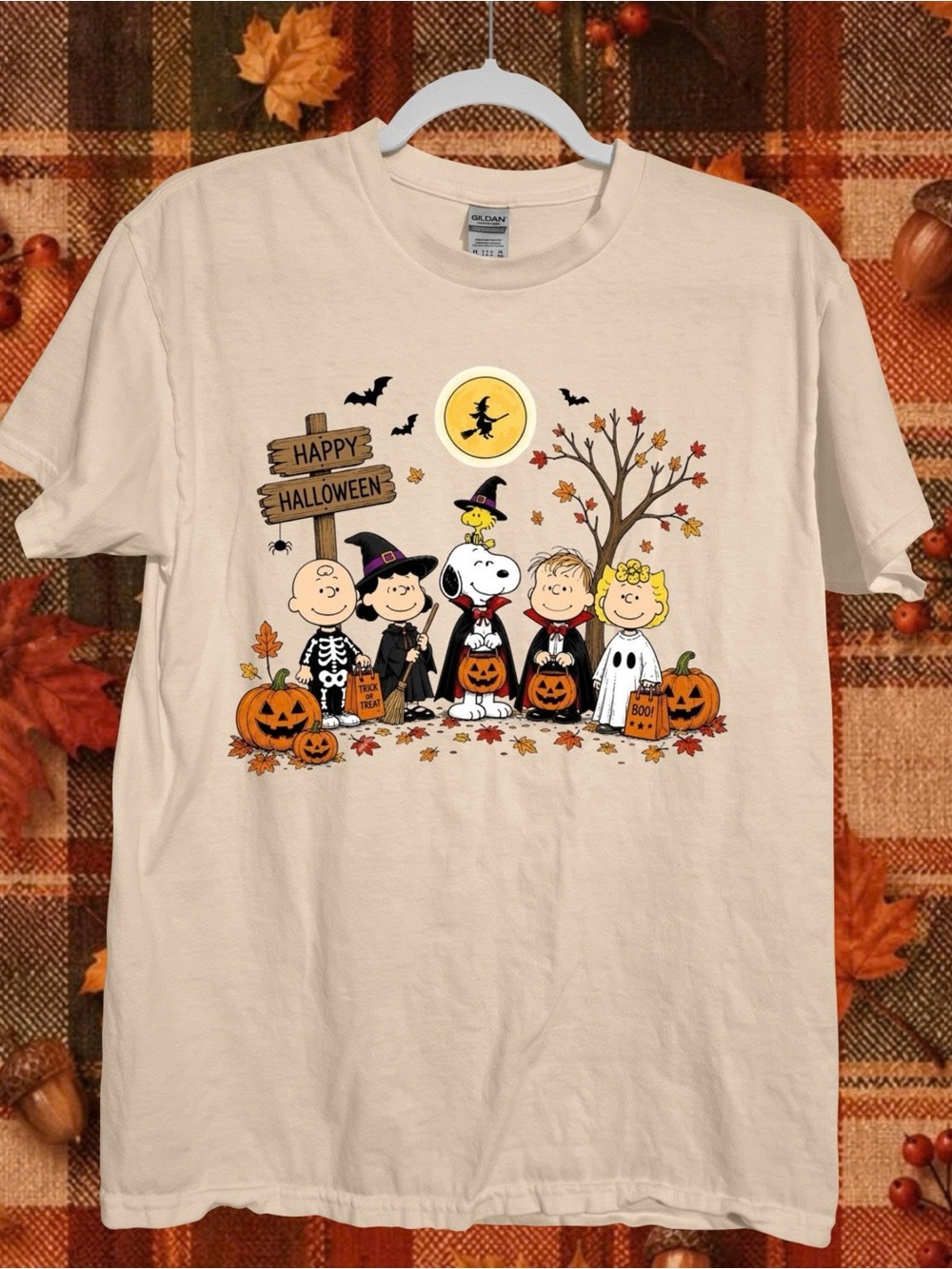 Gildan Cream Halloween Peanuts Characters Graphic Tee
